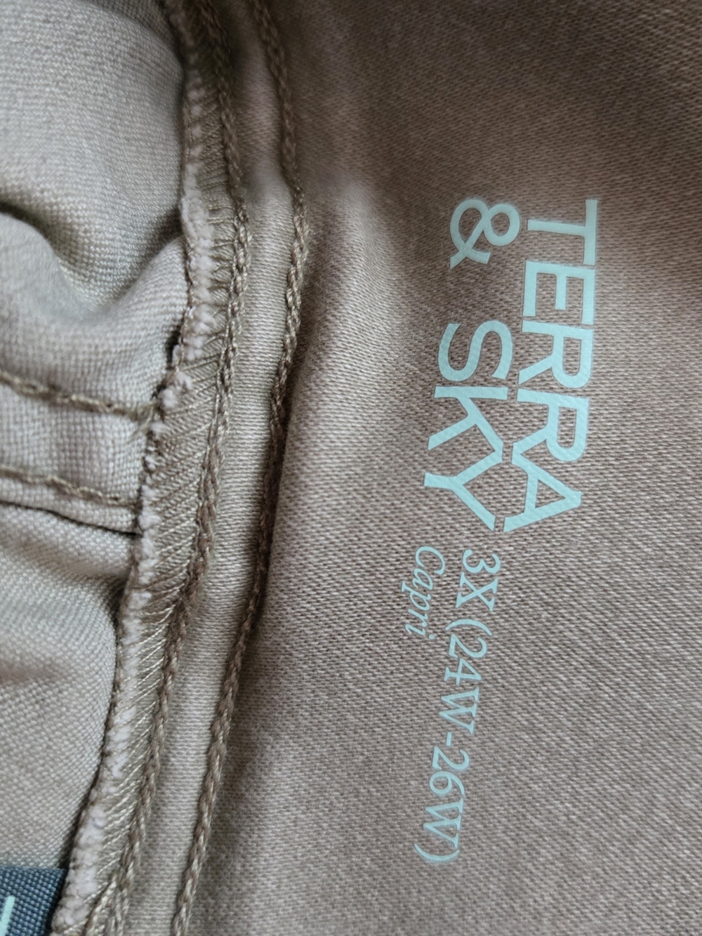 Terra & Sky NEW Plus Size 3X Khaki Pull On Capri Jeggings Elastic Waist - Picture 7 of 7